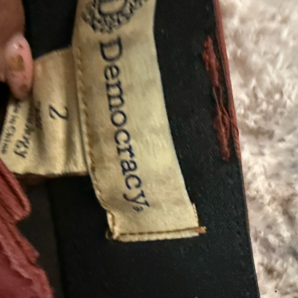 Democracy Burgundy Skinny Jeans - Picture 4 of 4